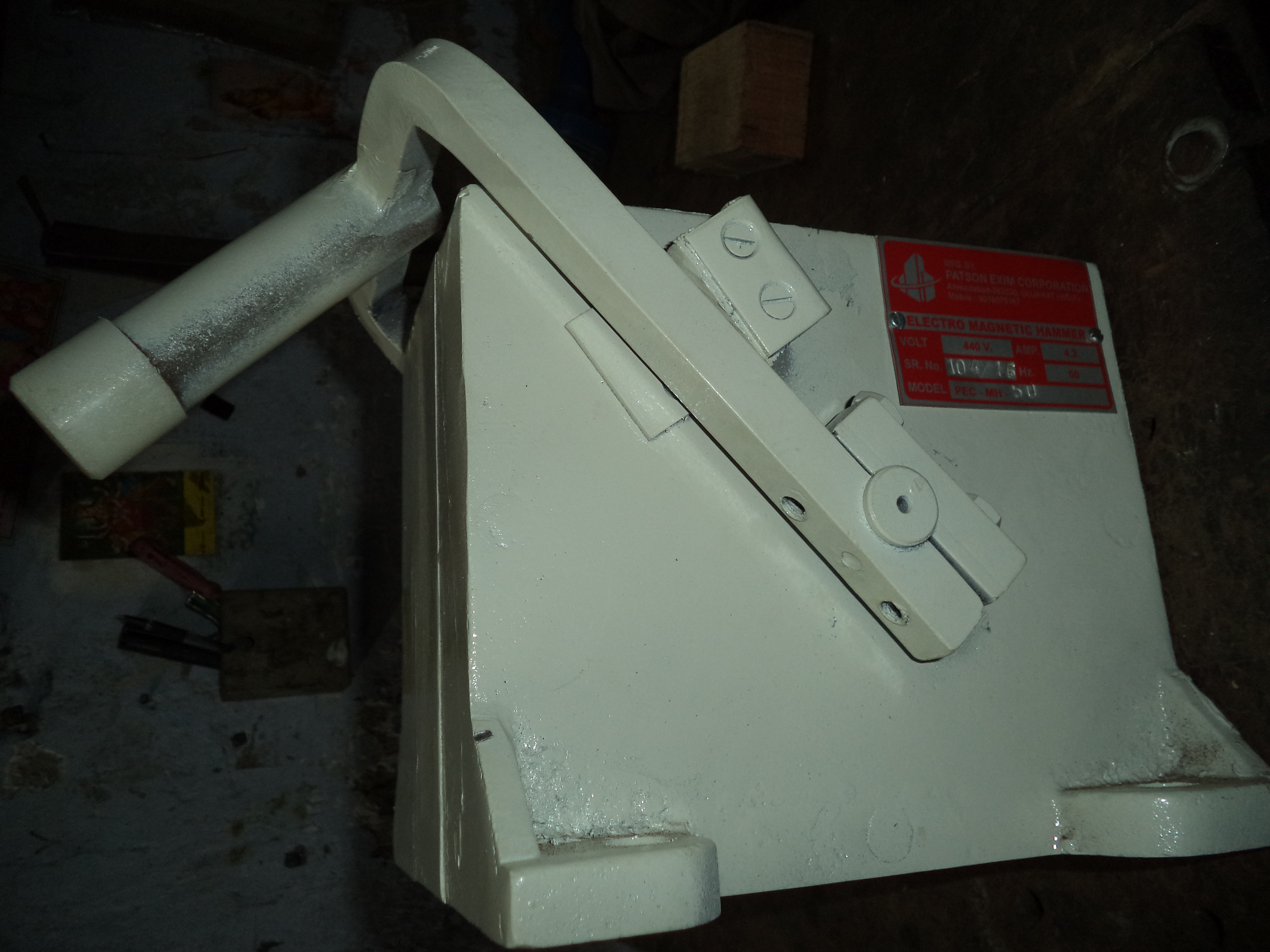 Electromagnetic Hammer